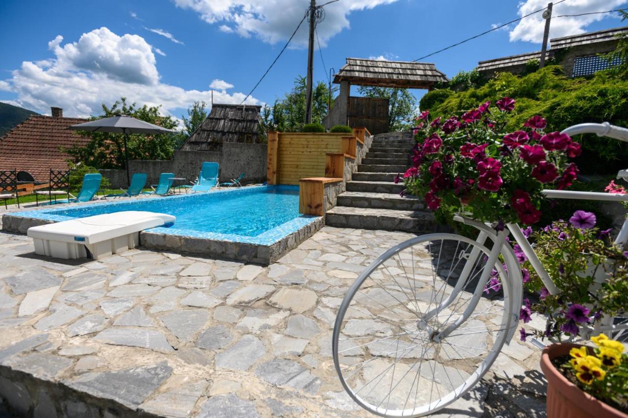 Neva Sobe Sa Pogledom Na Planine Apartment Mokra Gora Luaran gambar
